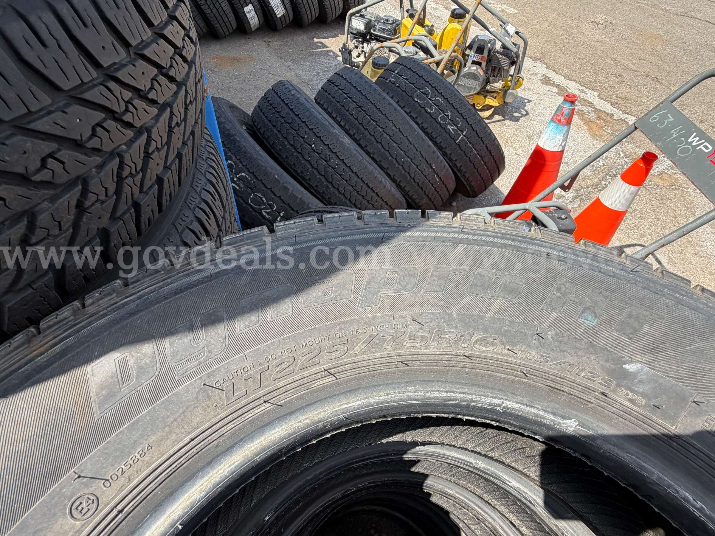 lot of 6 HanKook  LT 225/75 R16 Dyna Pro HanKook 225 Government Surplus Auction - Photo #4