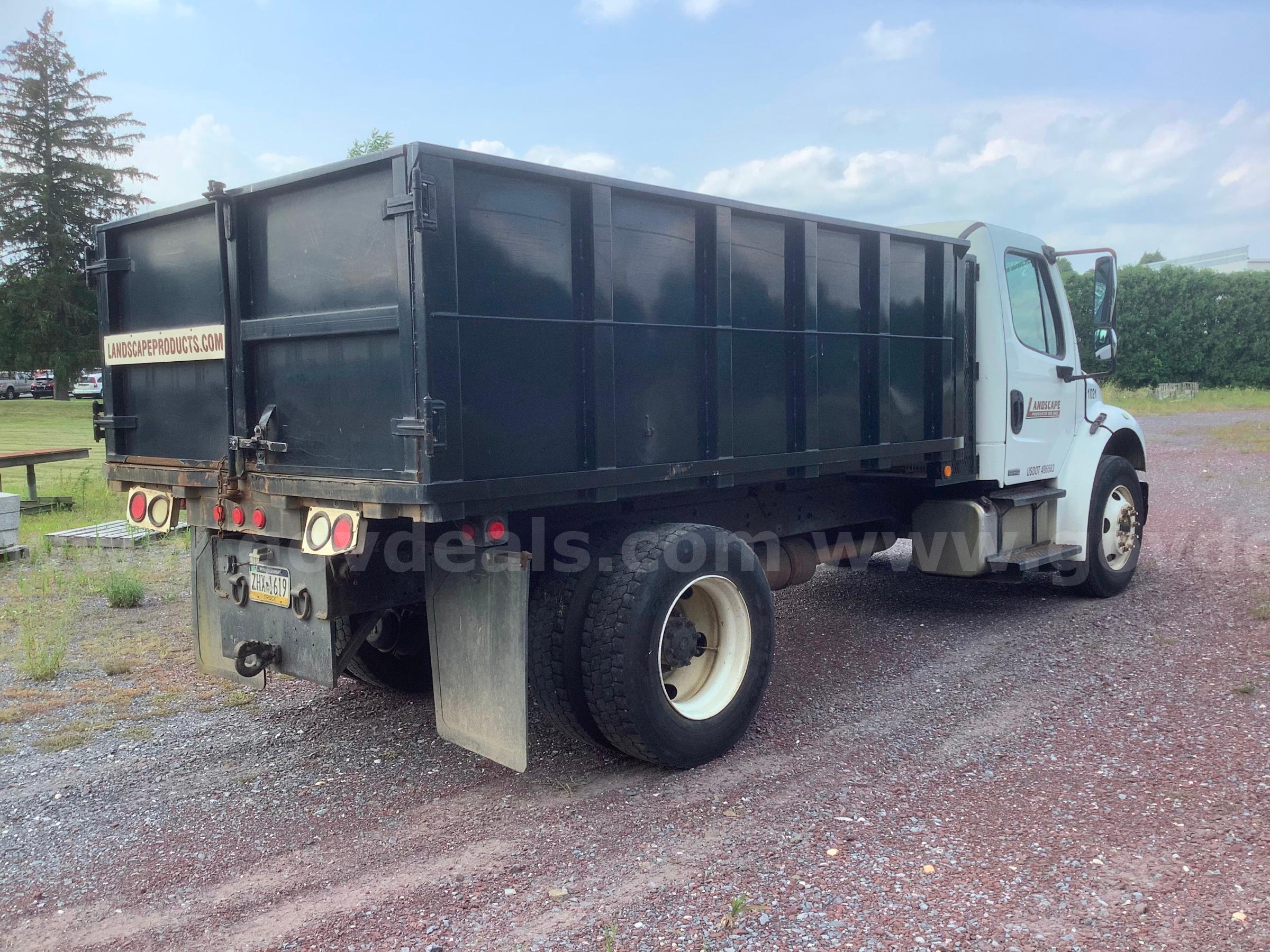 2007 Freightliner M2 106 CAT Diesel, Conventional A/C Cab 26000 GVW Auto Trans 15 Yd. Dump Body Freightliner 106 Government Surplus Auction - Photo #3