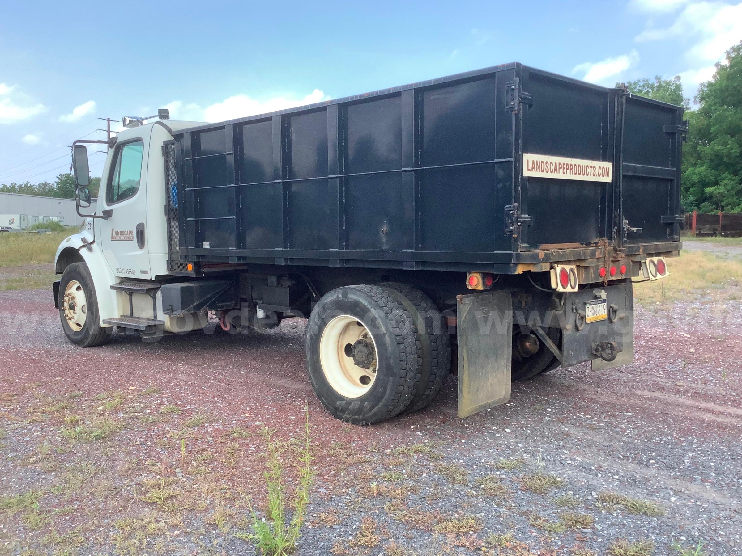 2007 Freightliner M2 106 CAT Diesel, Conventional A/C Cab 26000 GVW Auto Trans 15 Yd. Dump Body Freightliner 106 Government Surplus Auction - Photo #4