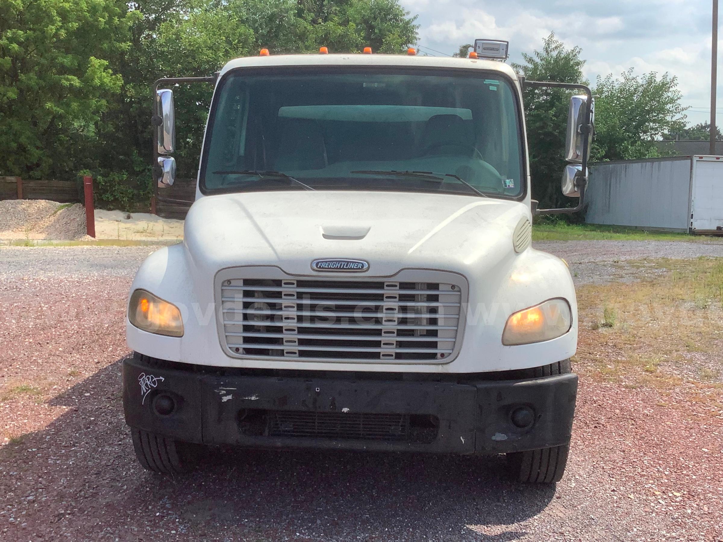 2007 Freightliner M2 106 CAT Diesel, Conventional A/C Cab 26000 GVW Auto Trans 15 Yd. Dump Body Freightliner 106 Government Surplus Auction - Photo #5