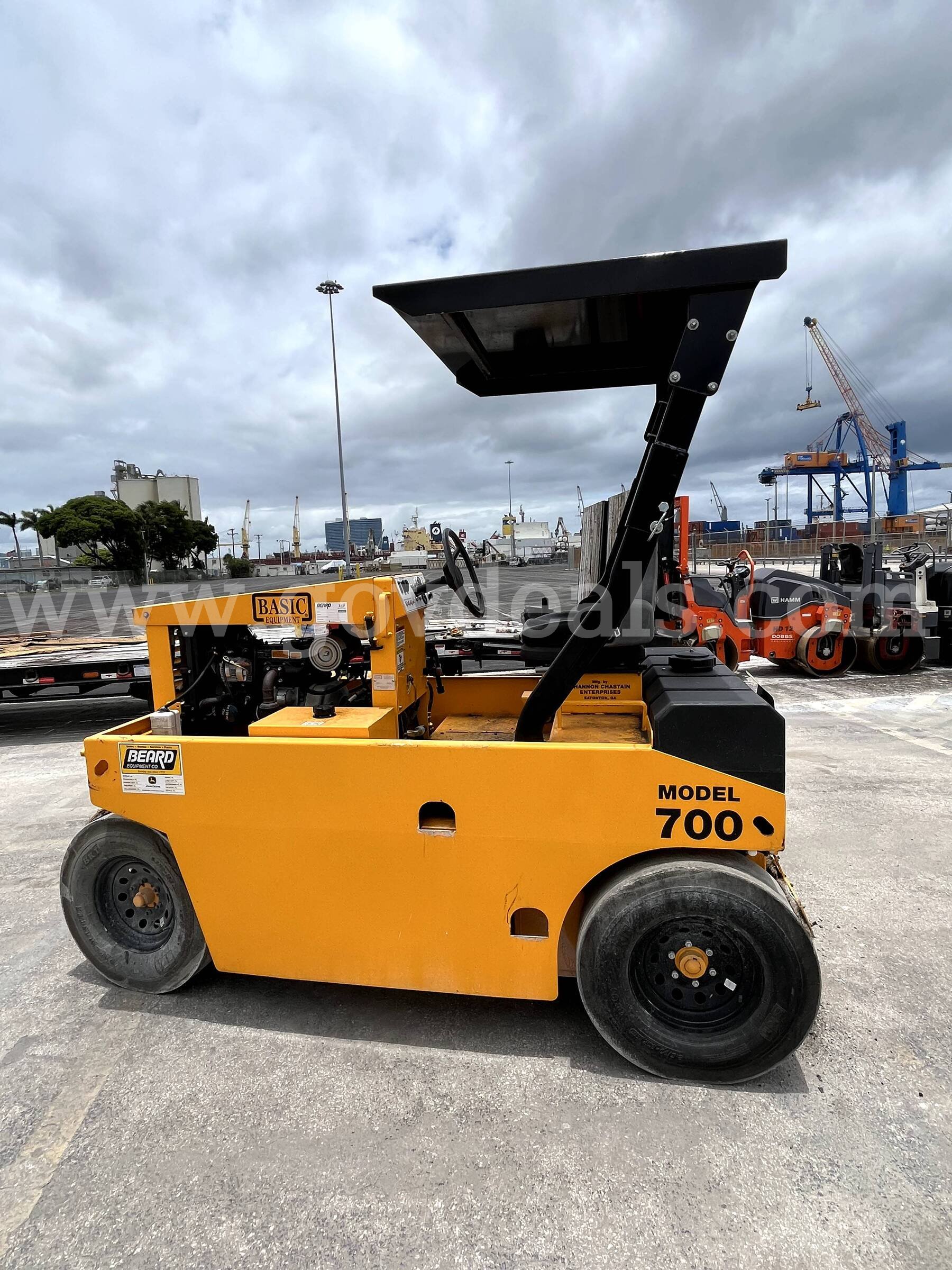 (2023) BASIC 700 Traffic Roller, Kubota Diesel, Seven Pneumatic Tires Basic 700 Government Surplus Auction - Photo #2