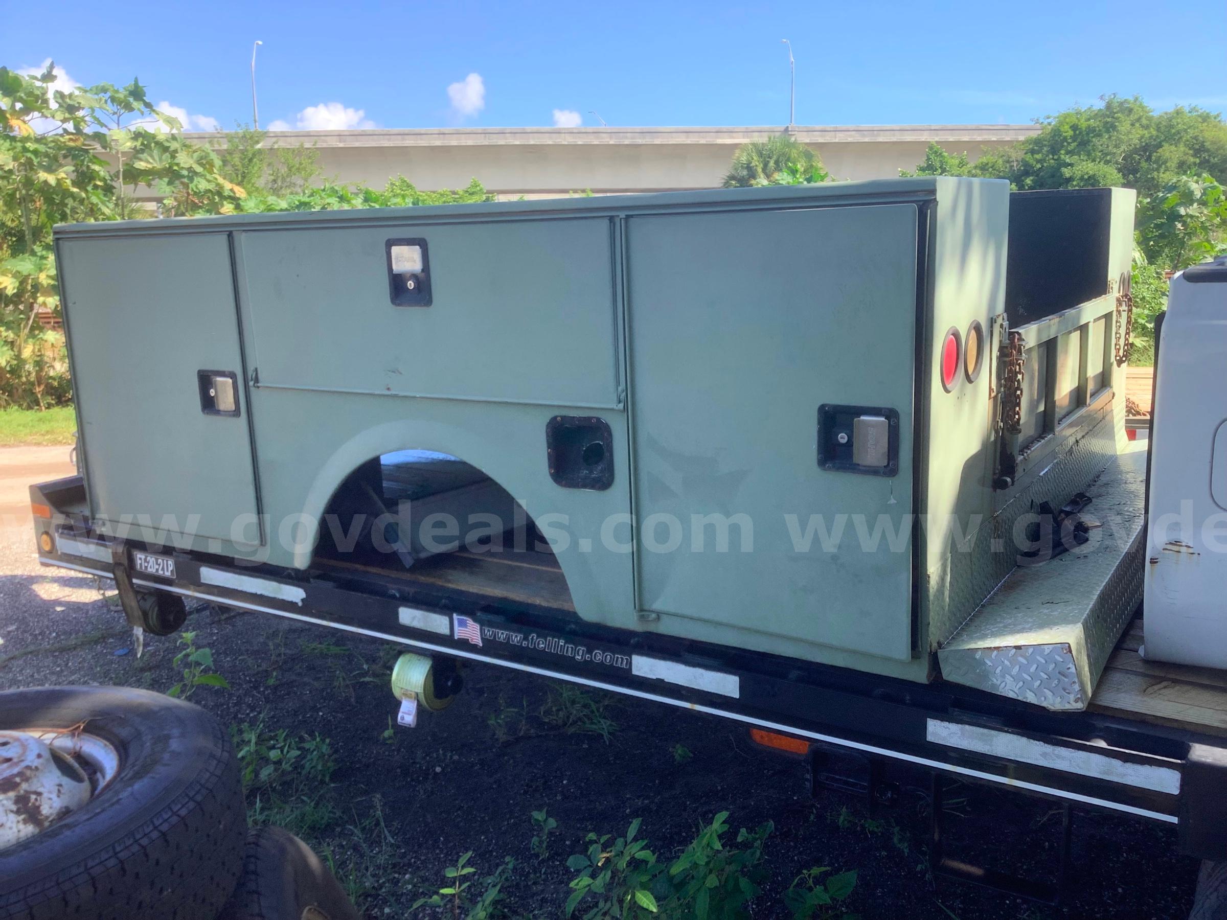 Reading Service Body & Ford 6’6” Bed with Liner