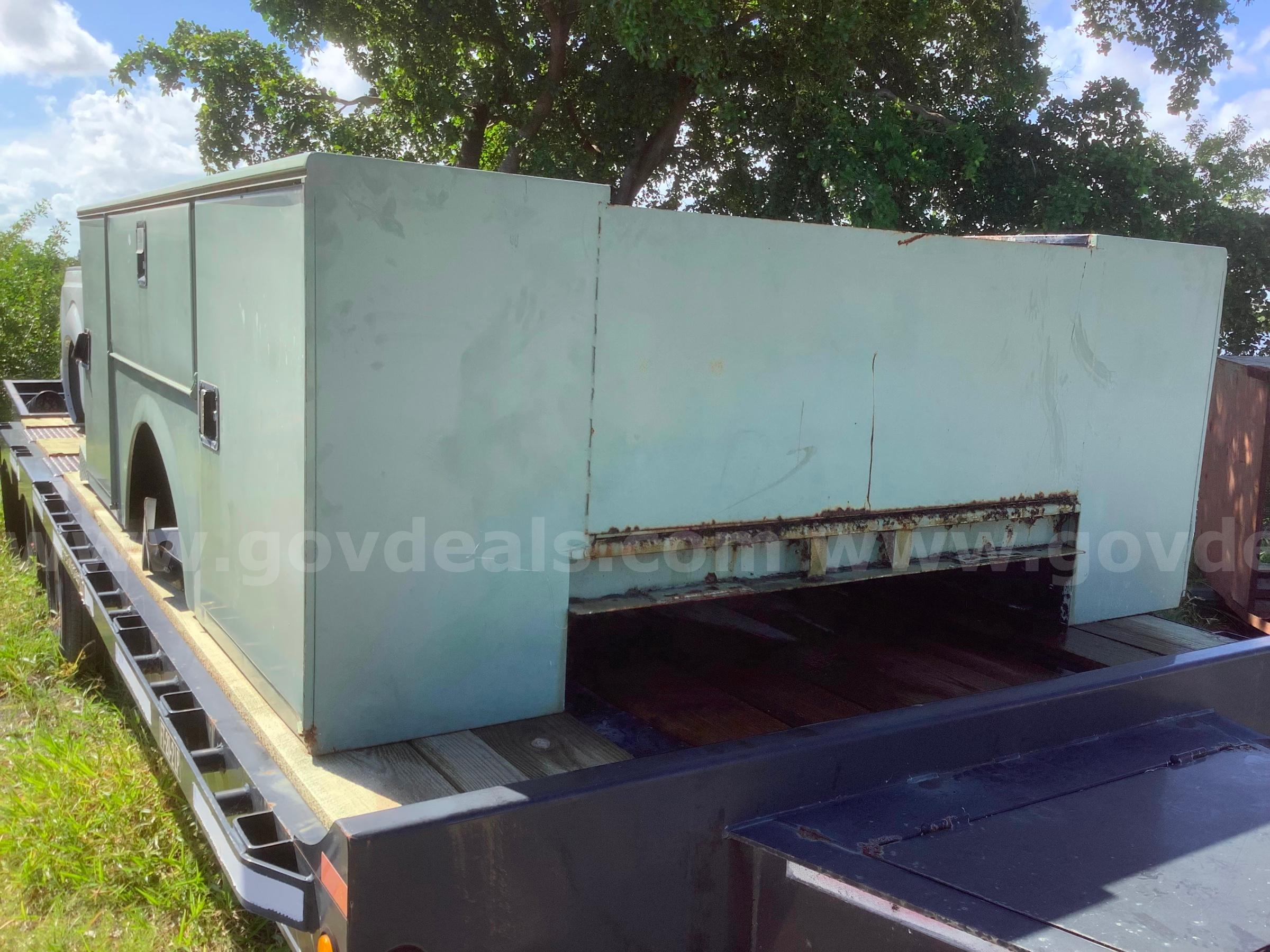 Reading Service Body & Ford 6’6” Bed with Liner READING & FORD  Government Surplus Auction - Photo #2