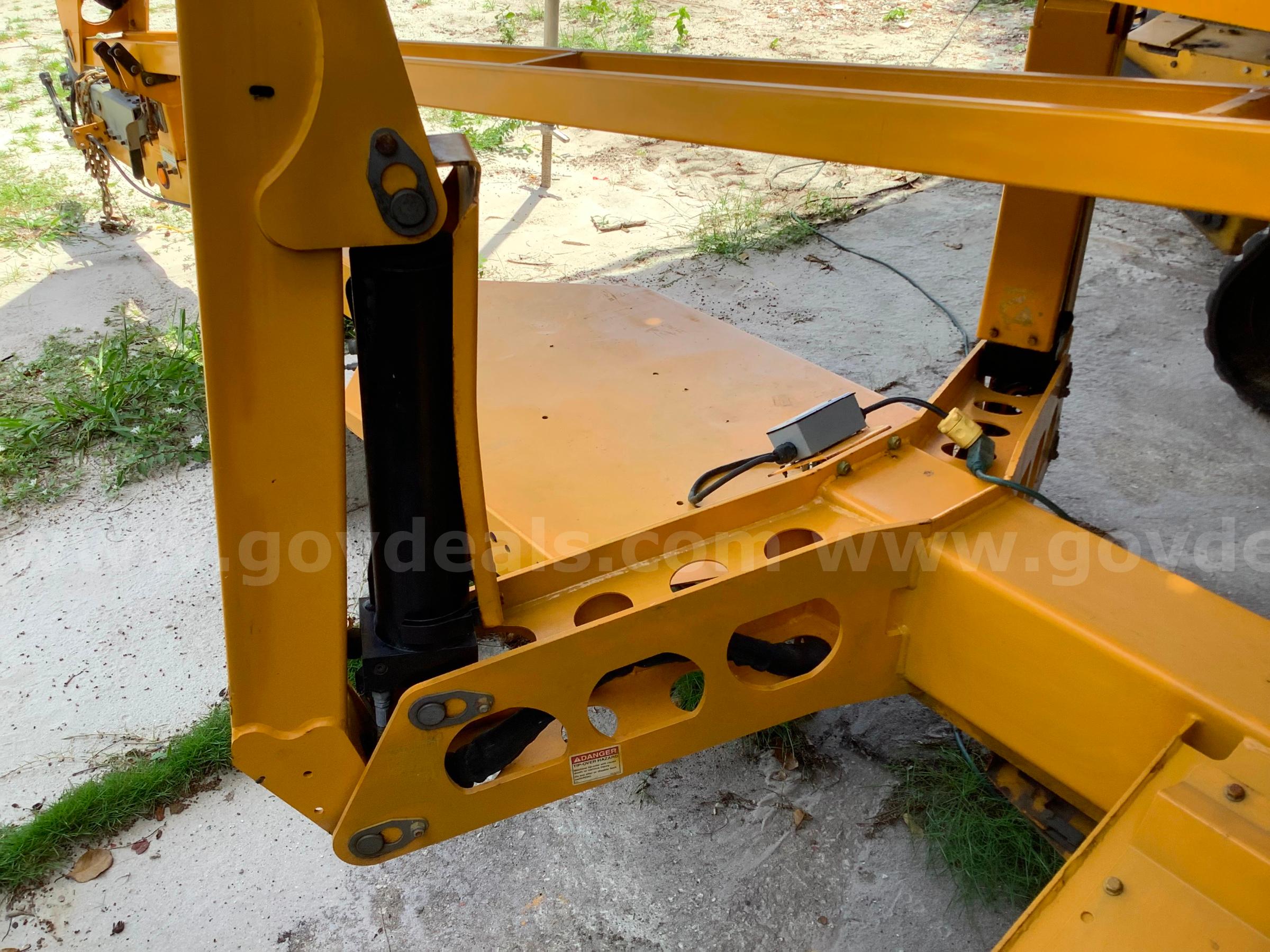 HAULOTTE 5533A Towable Articulated Boom Lift, 61’3” Working Height, Haulotte 5533A Government Surplus Auction - Photo #5