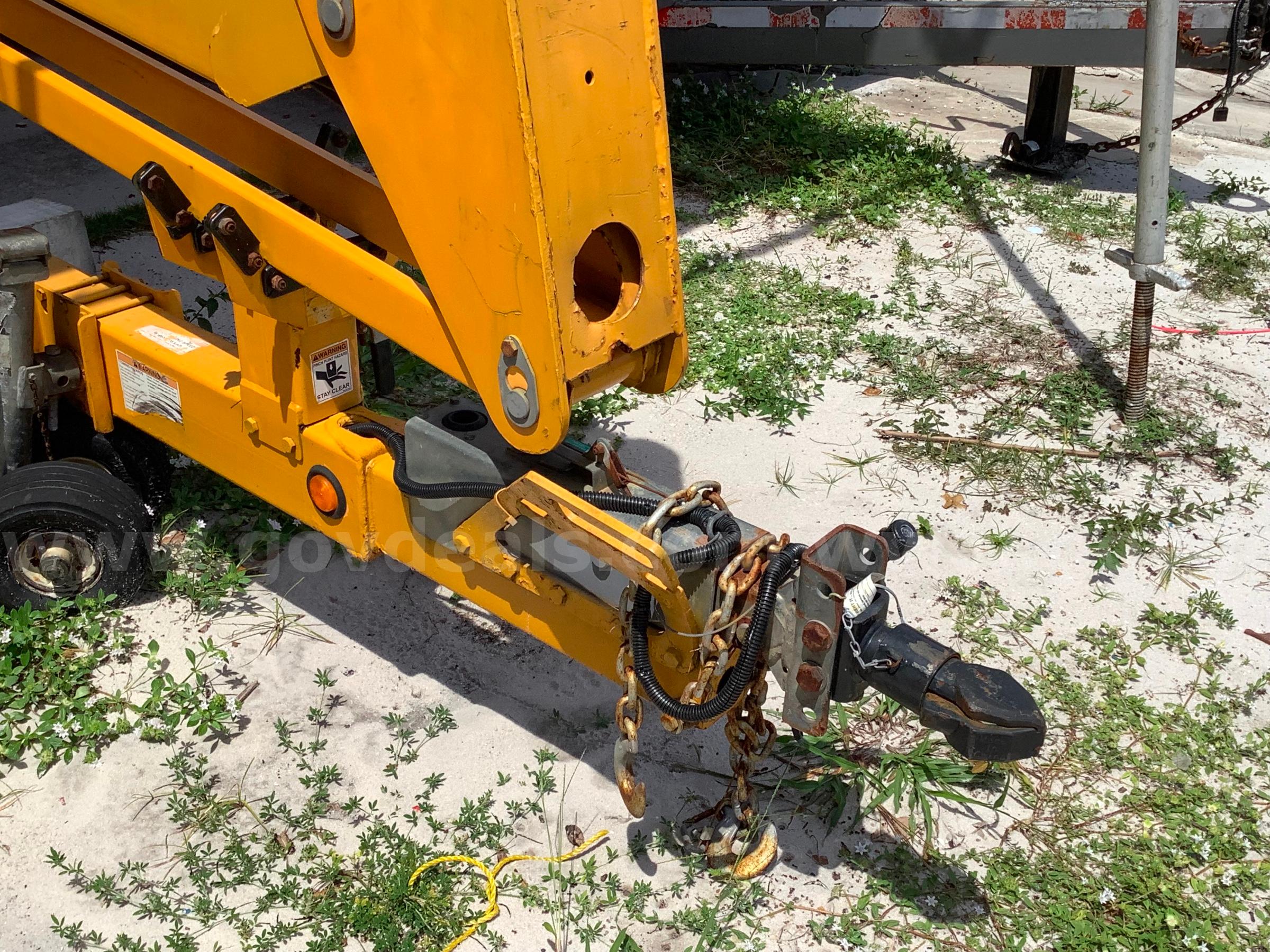 HAULOTTE 5533A Towable Articulated Boom Lift, 61’3” Working Height, Haulotte 5533A Government Surplus Auction - Photo #6