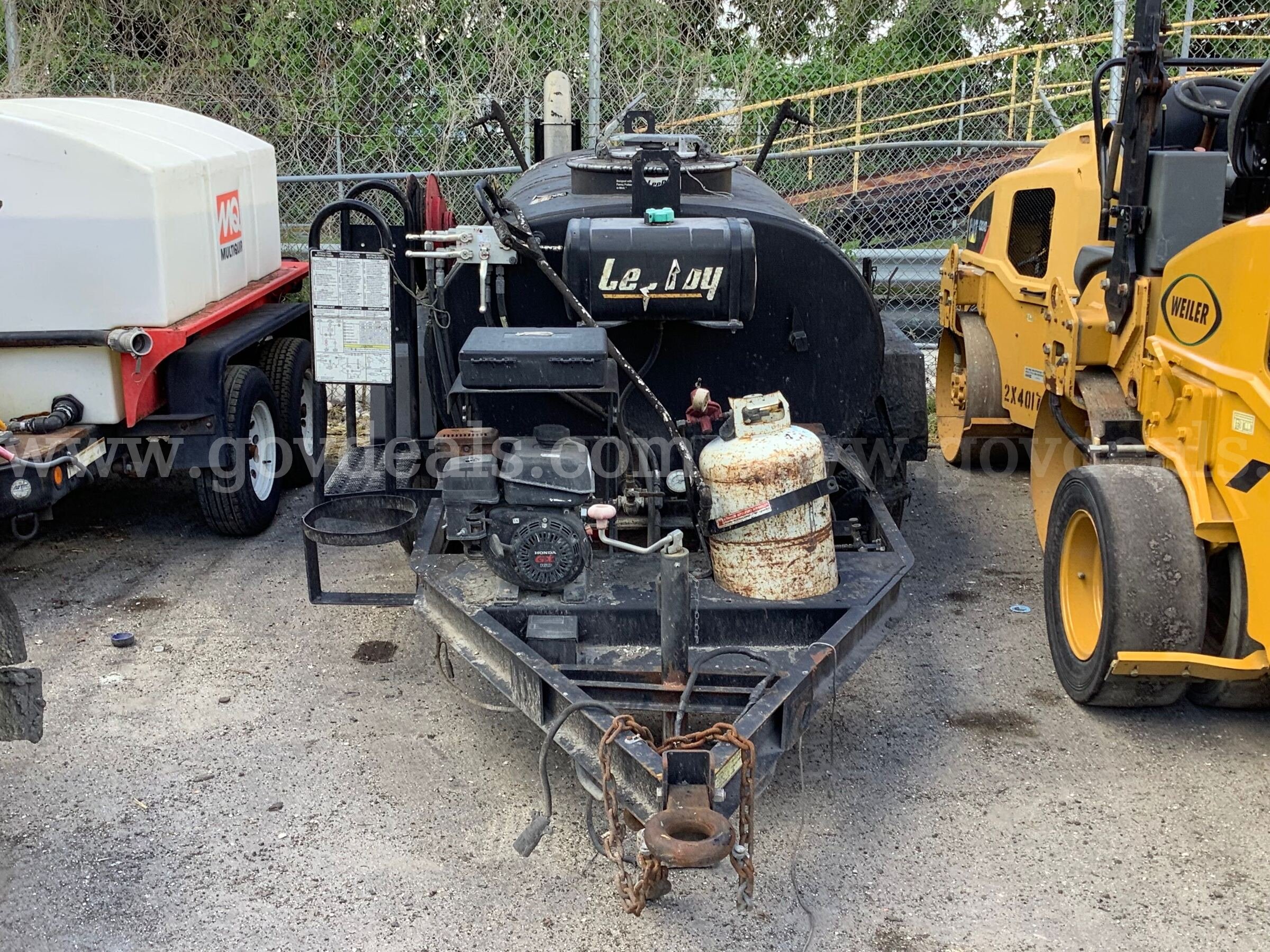 LeeBoy L600T TACH Distributor Trailer Mounted 600-gallon Tank, 4.8 hp Honda gas eng. 300k BTU LeeBoy L600T Government Surplus Auction - Photo #5