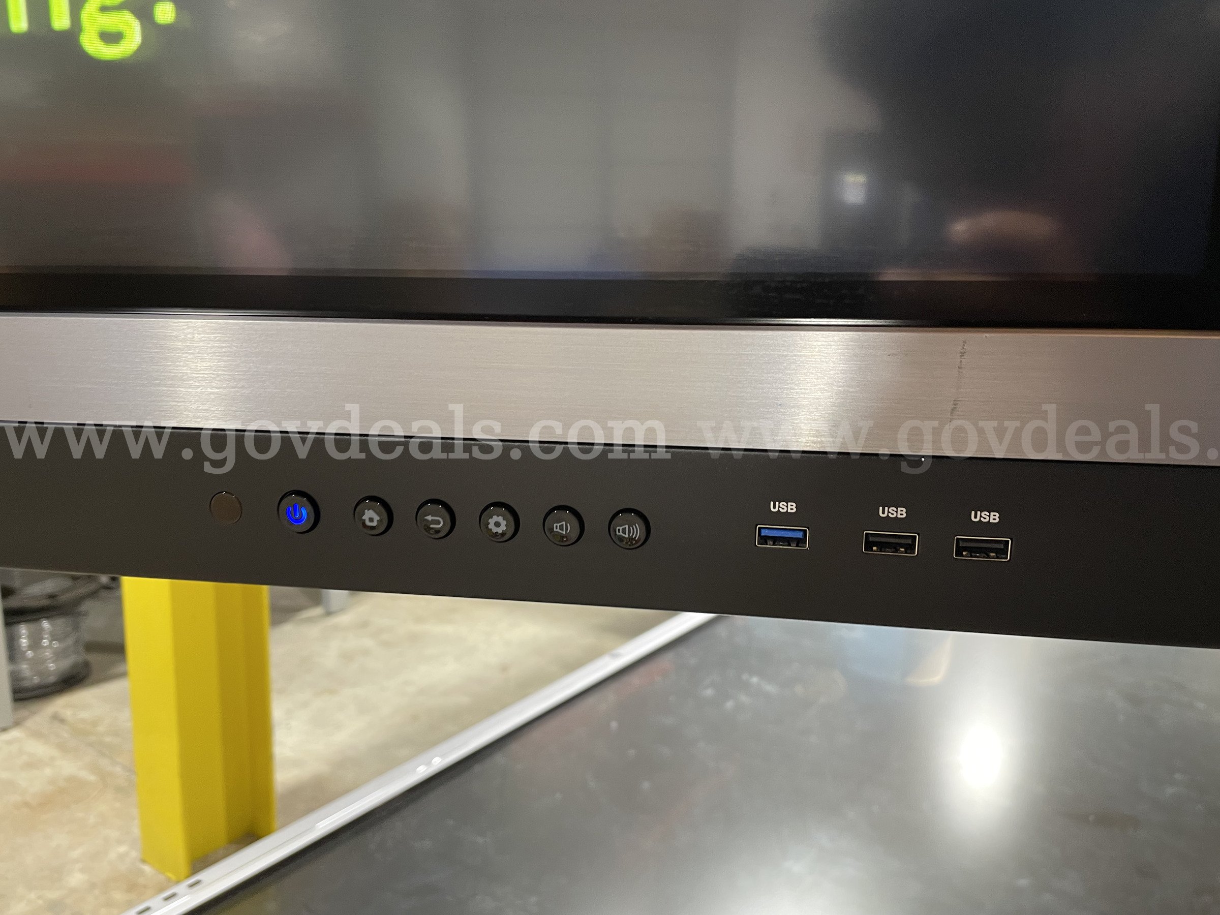 75" Boxlight Interactive Flat Panel Touchscreen Smart Board Boxlight  Government Surplus Auction - Photo #4