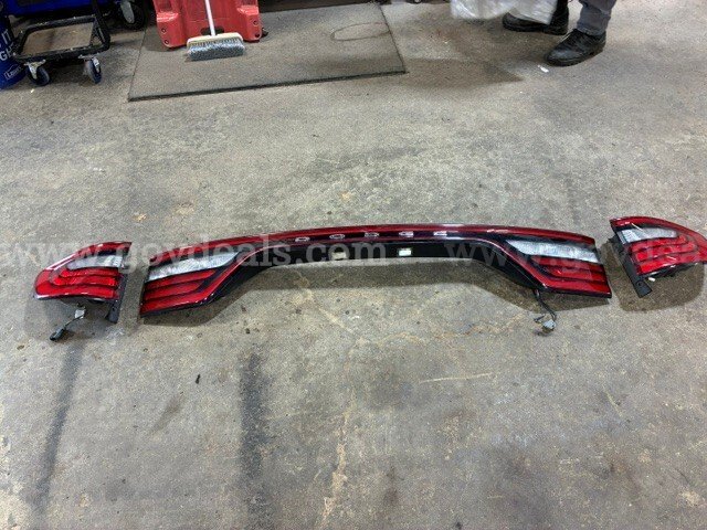 2015 Dodge Durango Taillights and Grille