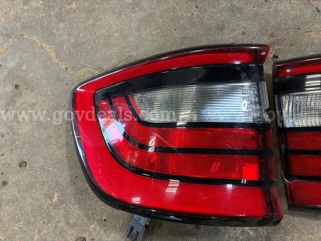 2015 Dodge Durango Taillights and Grille Dodge Durango Government Surplus Auction - Photo #2