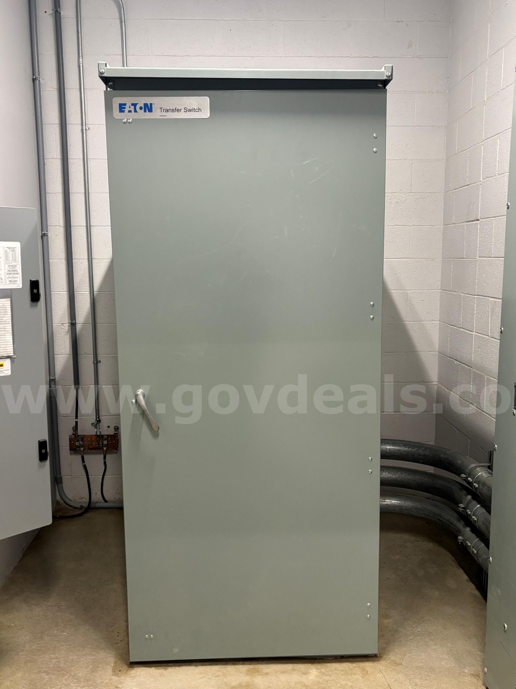 Eaton 1200A Automatic Transfer Switch Eaton 1200A Government Surplus Auction - Photo #2