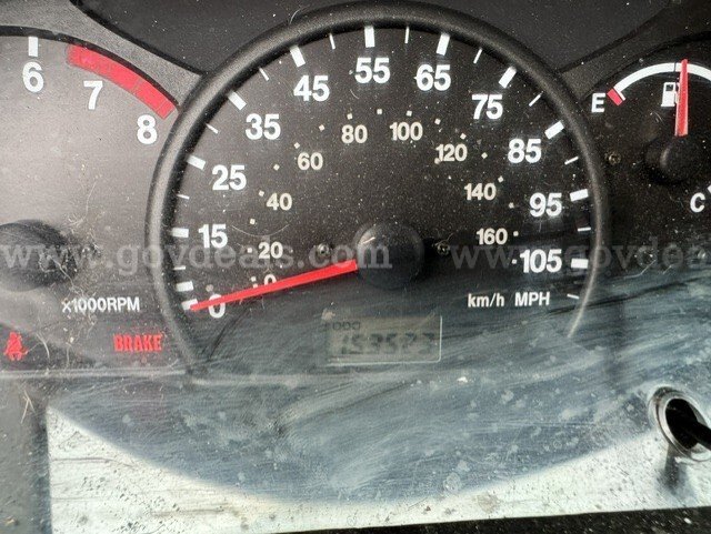 2001 Chevrolet Tracker 4-Door 4WD Chevrolet Tracker Government Surplus Auction - Photo #4