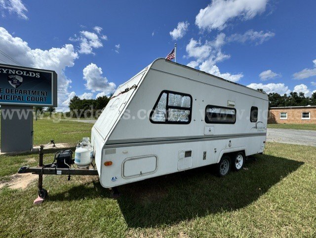 2000 Shamrock by Forest River Flagstaff Camper Forest River Flagstaff Government Surplus Auction - Photo #2