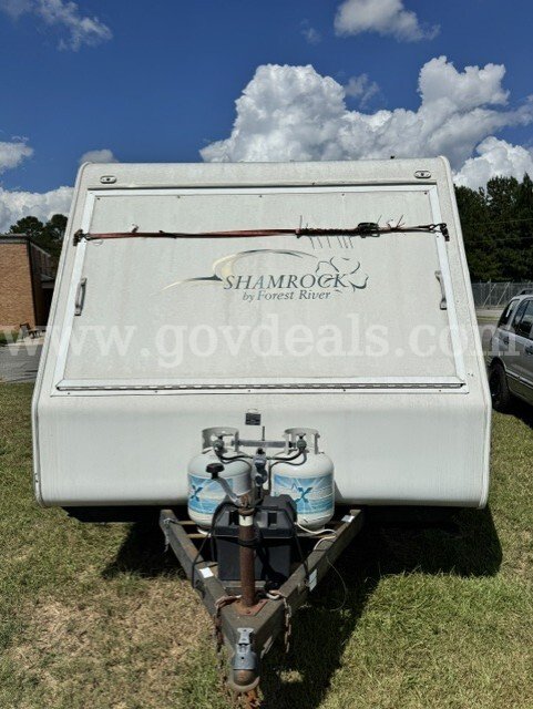 2000 Shamrock by Forest River Flagstaff Camper Forest River Flagstaff Government Surplus Auction - Photo #3