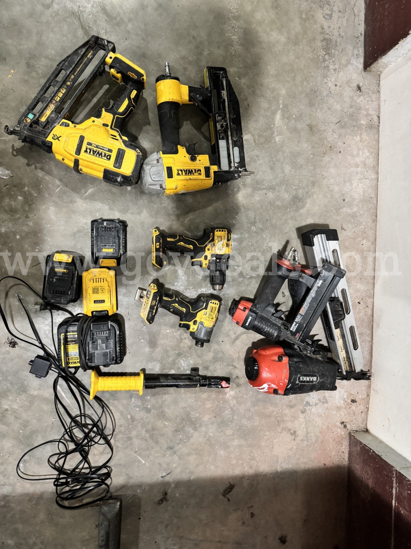 Dewalt & Craftsman tools & Speaker Craftsman & Dewalt  Government Surplus Auction - Photo #3