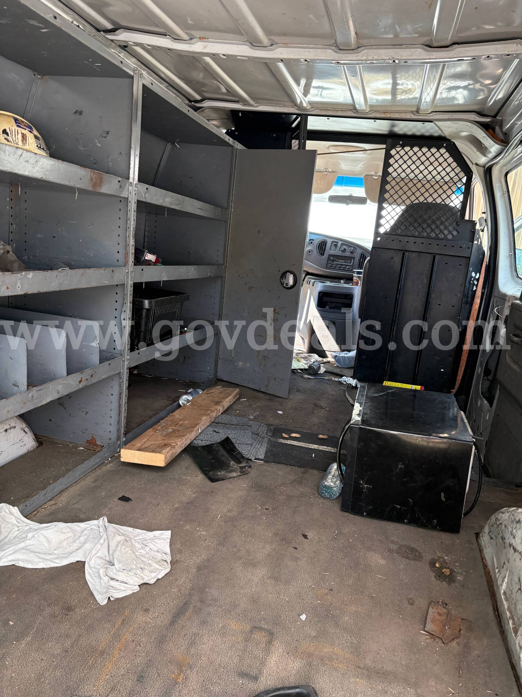 2003 Ford Econoline E-250 Ford E-250 Government Surplus Auction - Photo #4