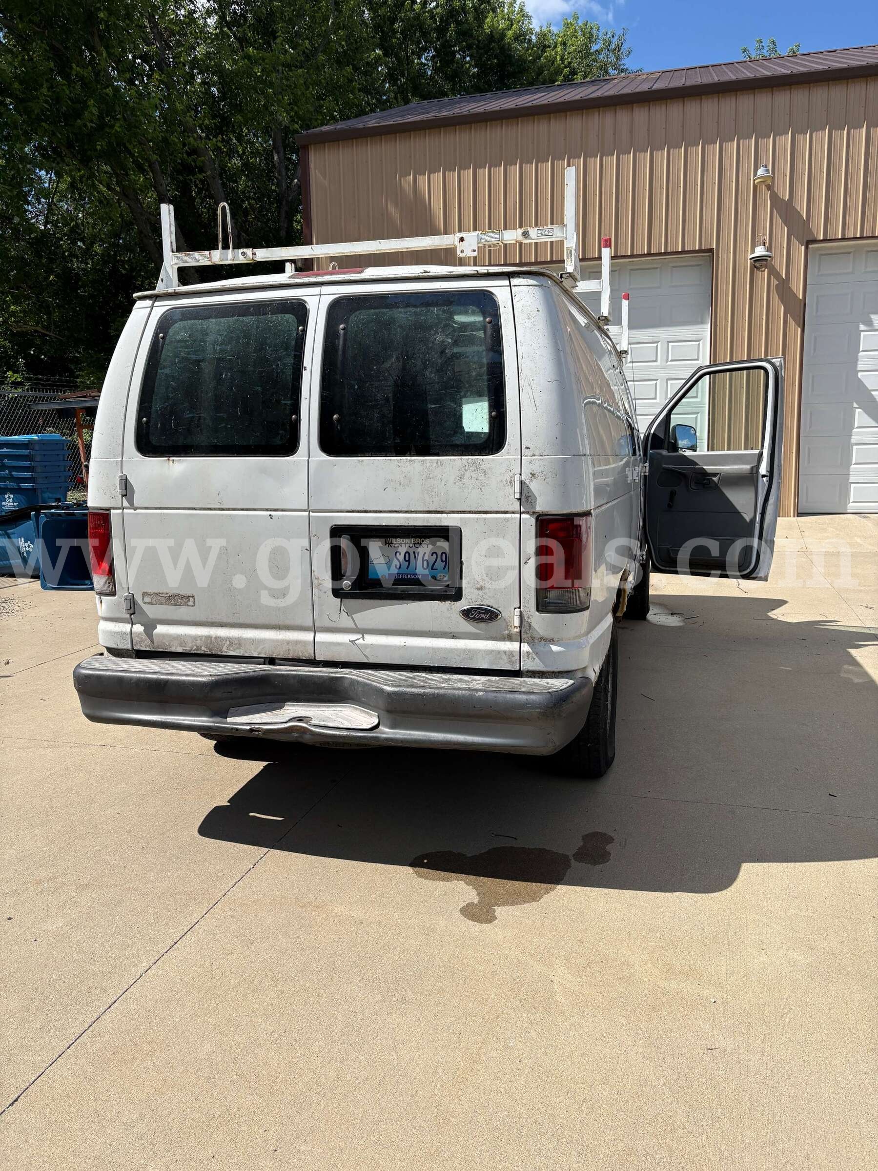 2003 Ford Econoline E-250 Ford E-250 Government Surplus Auction - Photo #5
