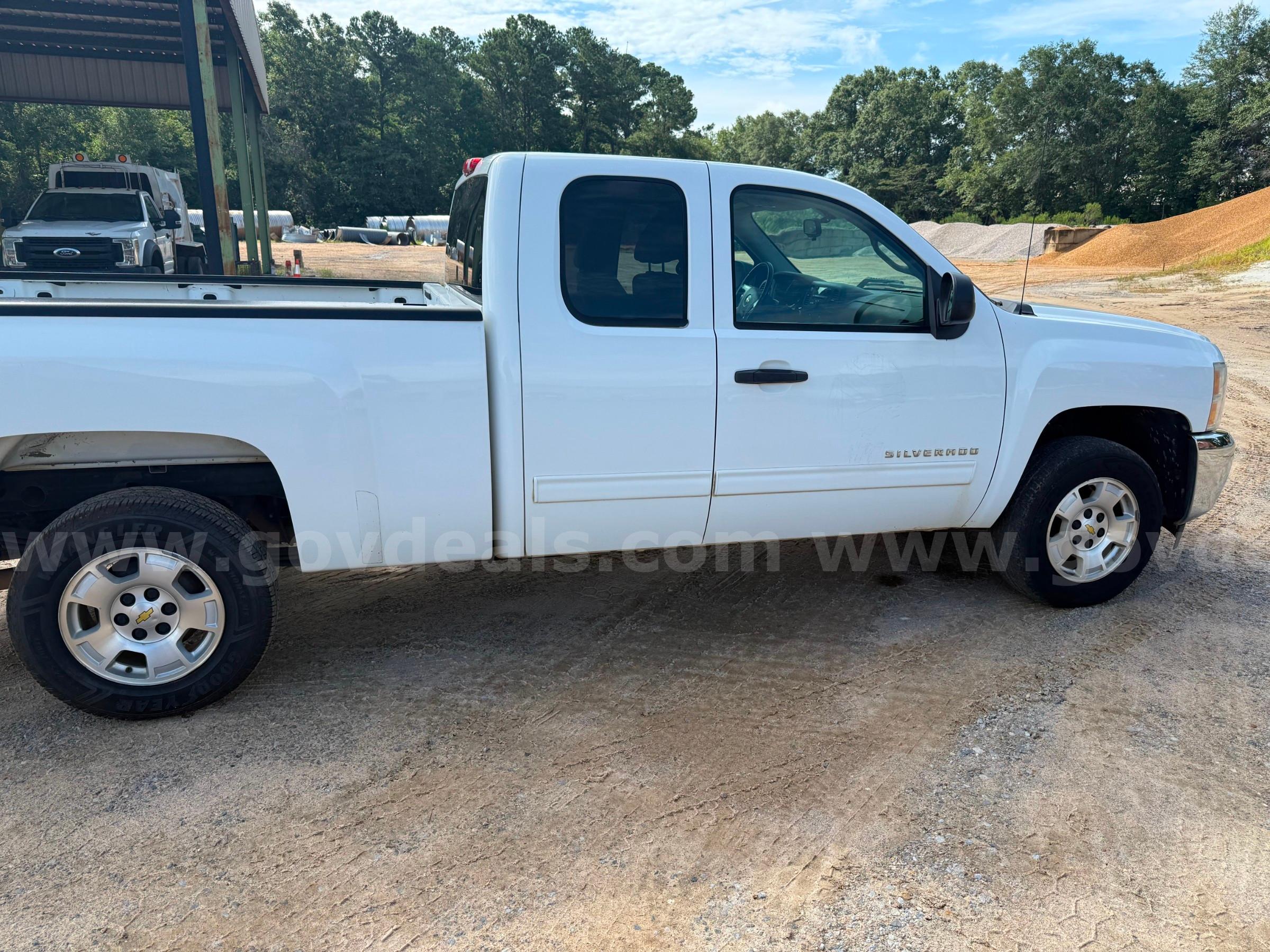 2012 Chevrolet Silverado 1500 LT Ext. Cab 2WD Chevrolet Silverado Government Surplus Auction - Photo #4
