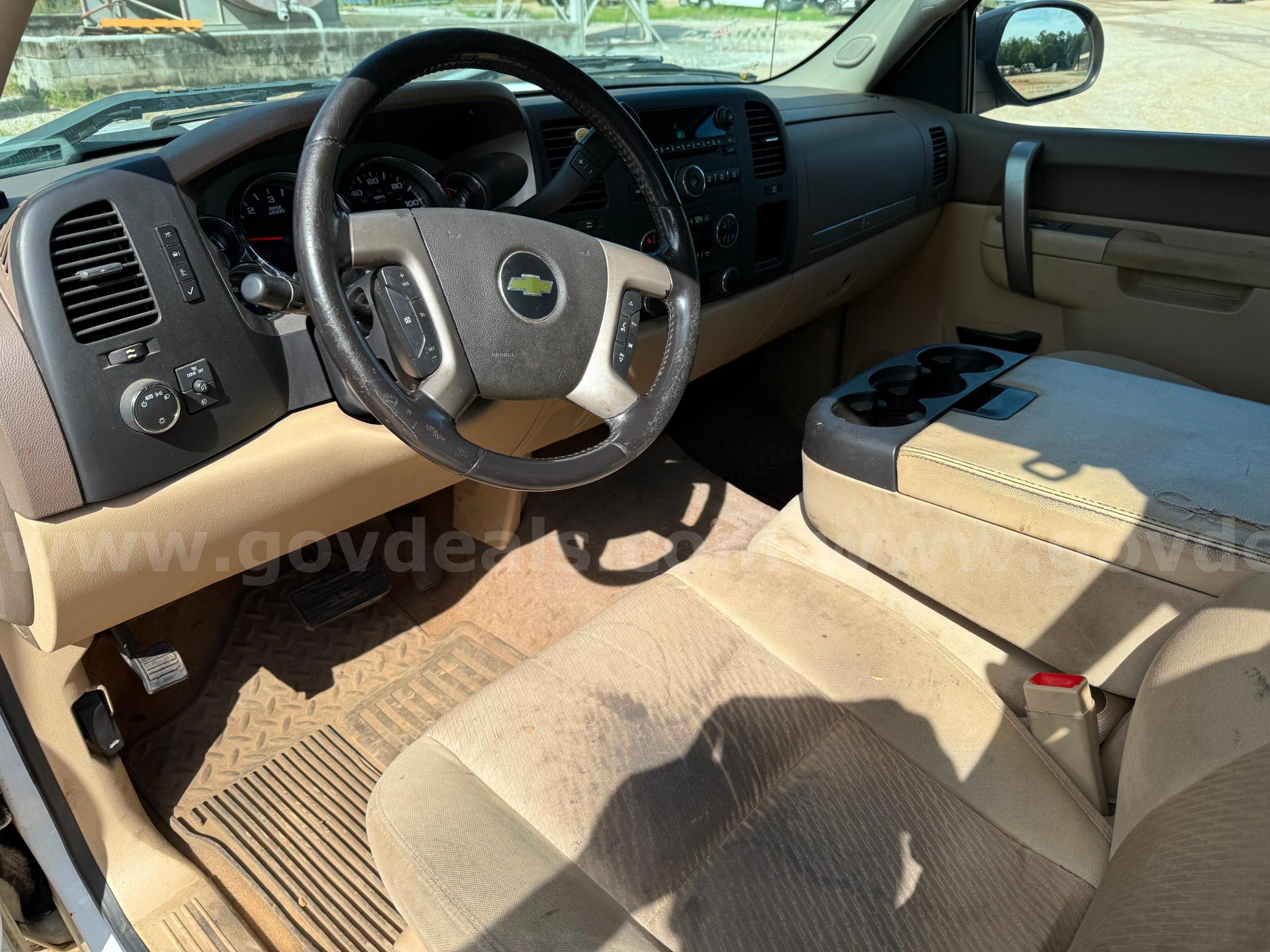 2012 Chevrolet Silverado 1500 LT Ext. Cab 2WD Chevrolet Silverado Government Surplus Auction - Photo #5