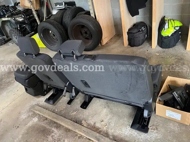 2026 Tahoe rear seats and front center seat/armrest Chevrolet Tahoe Government Surplus Auction - Photo #2