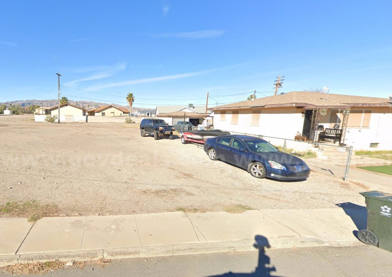 Cleared, Level lot Near CA/AZ Border   Government Surplus Auction - Photo #3