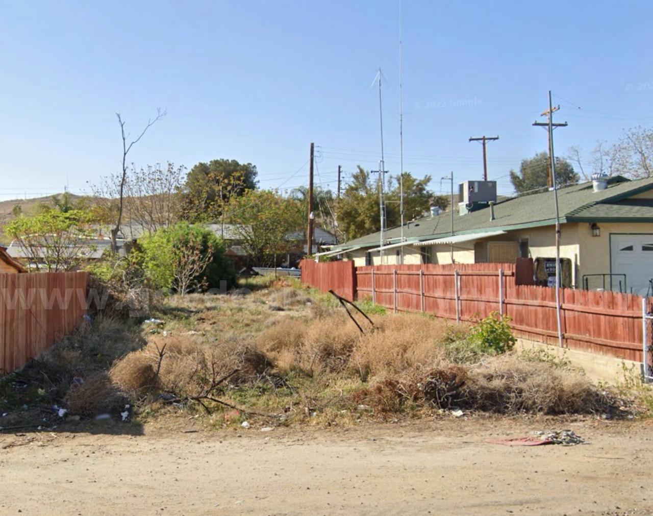 Corner, Undeveloped Lot in Residential Taft, CA