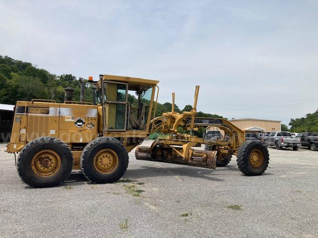 1997 CAT 12H MOTOR GRADER 12' MOLDBOARD CAT 12H Government Surplus Auction - Photo #2