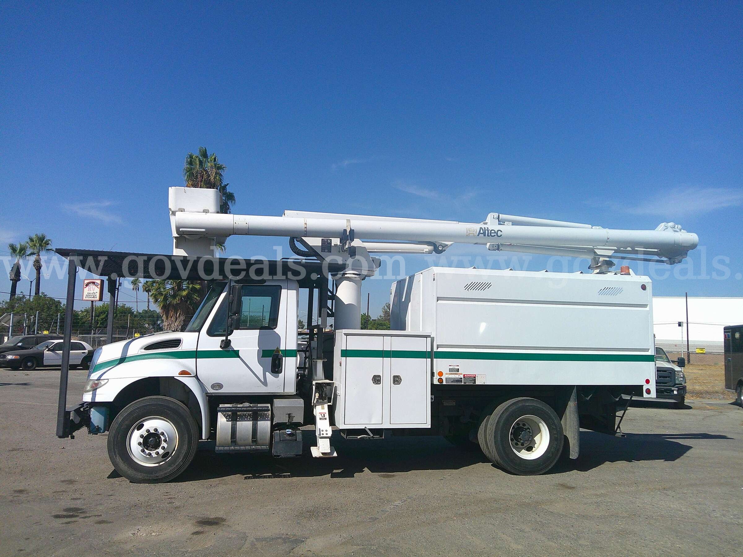2017 International DuraStar 4400 International 4400 Government Surplus Auction - Photo #2