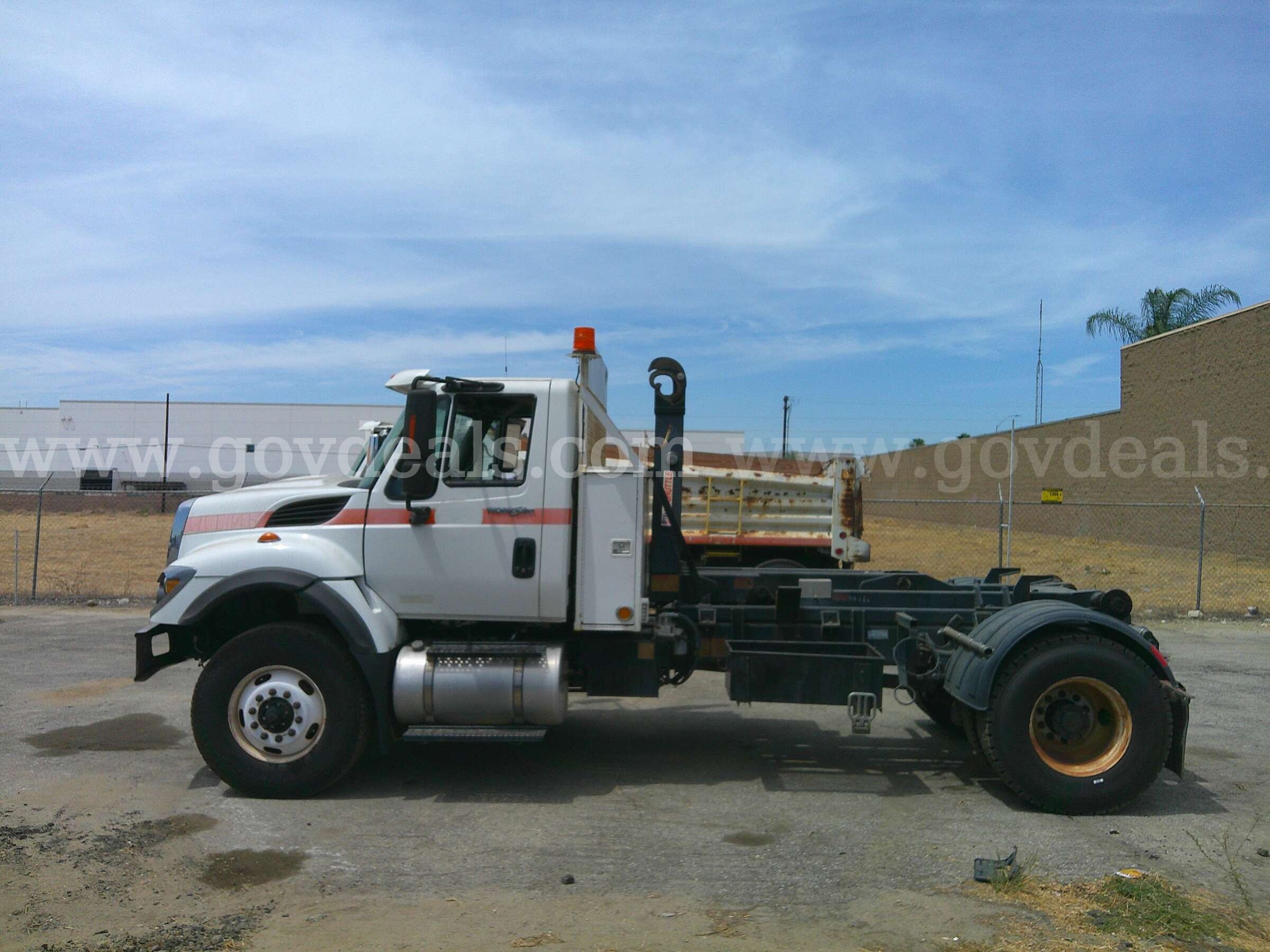 2009 International 7500 International 7500 Government Surplus Auction - Photo #2