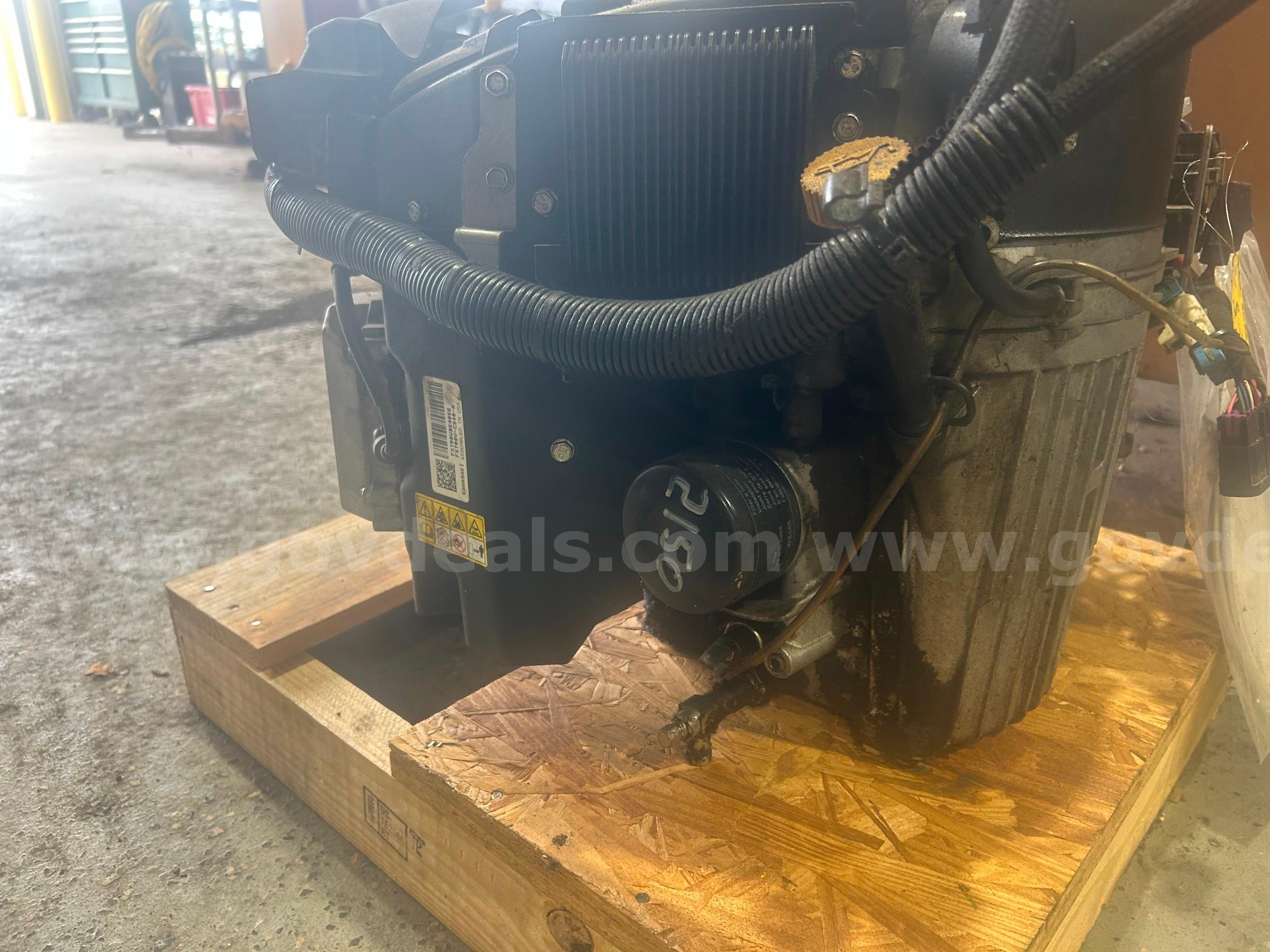 KAWASAKI FX1000 EFI VERTICAL SHAFT TWIN CYLINDER ENGINE KAWASAKI FX1000 Government Surplus Auction - Photo #3