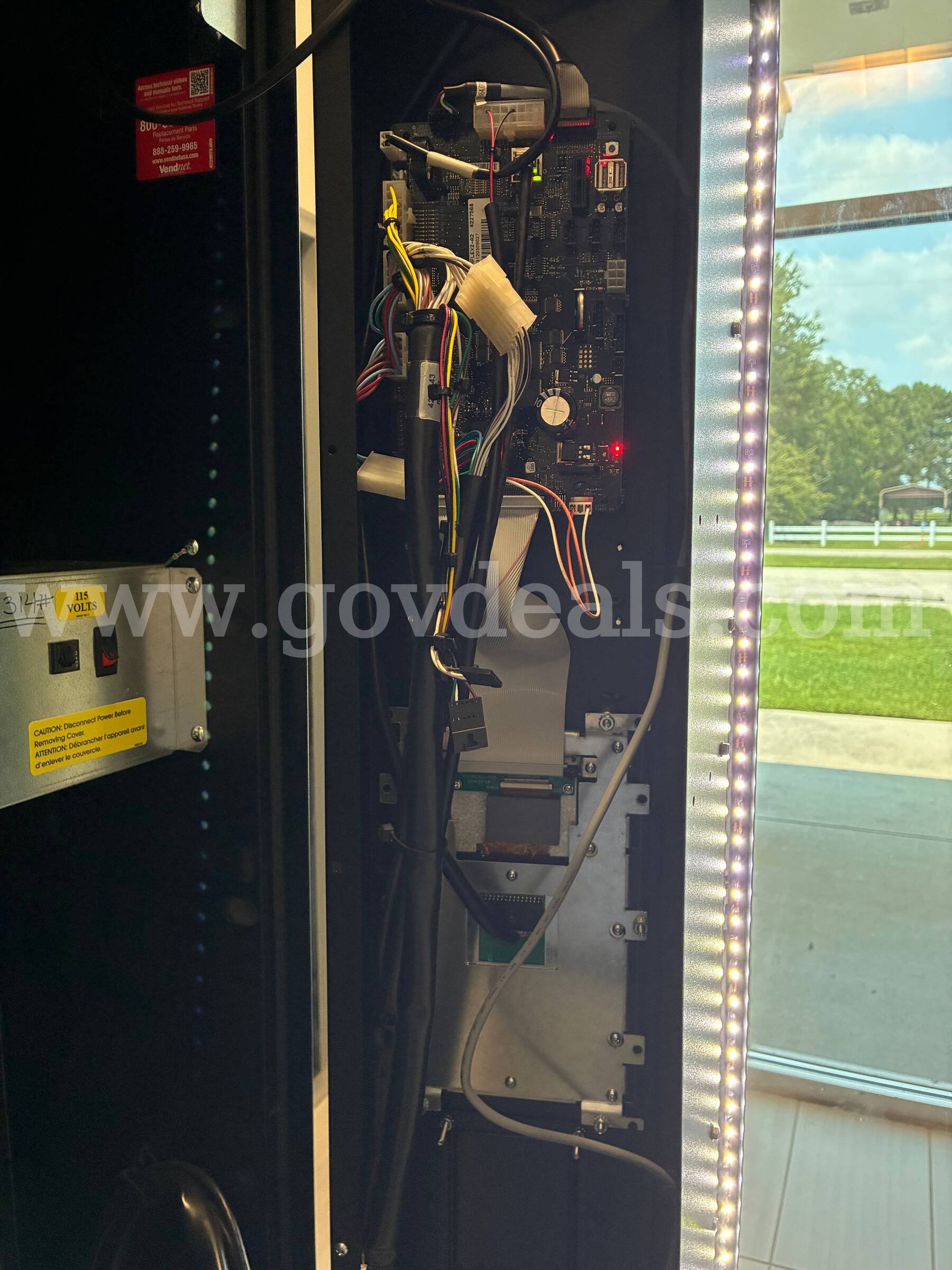 U-Cap it inventory machines- 2 machines and locker   Government Surplus Auction - Photo #4