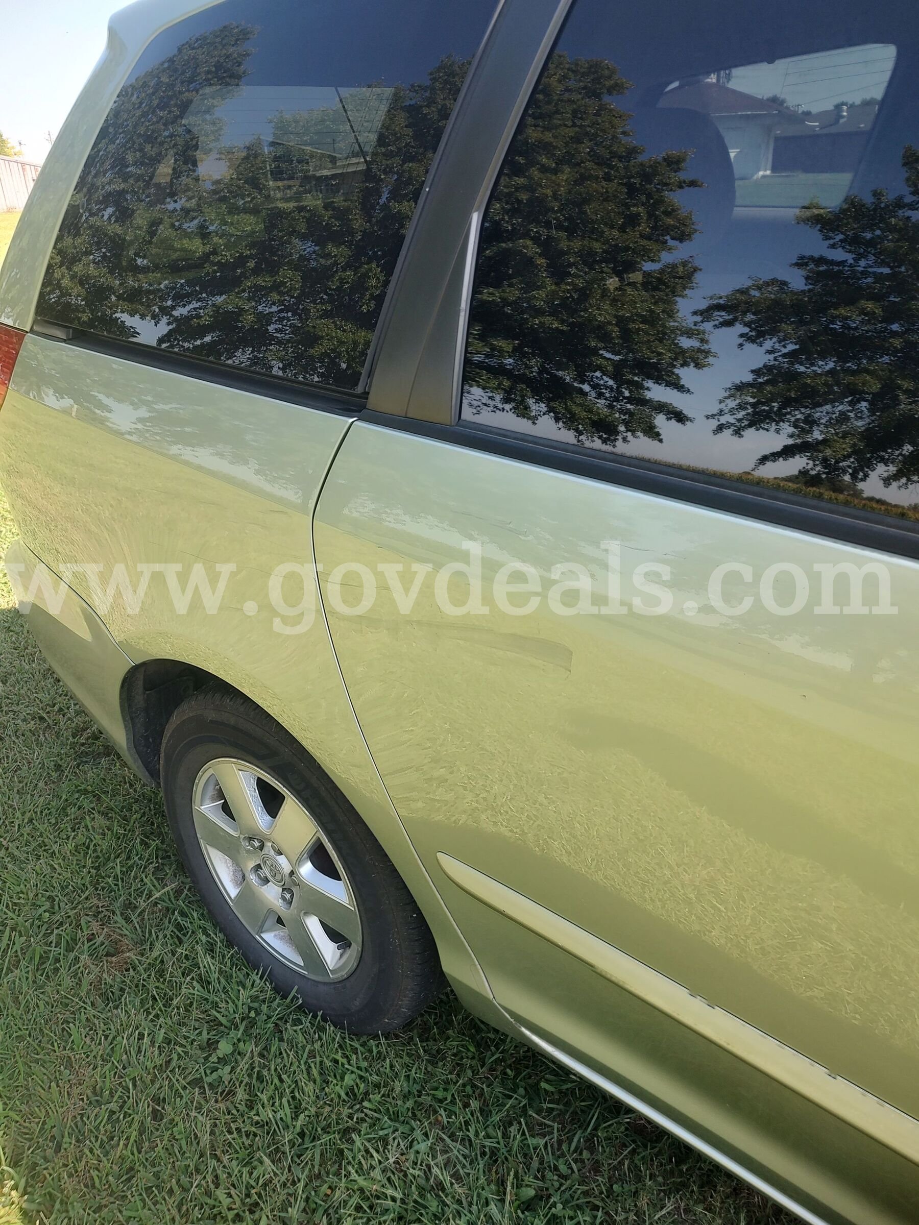 2006 Toyota Sienna Van XLE Toyota Sienna Government Surplus Auction - Photo #6