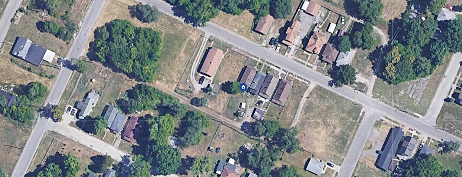 Attention Investors: Deeply Discounted Single Family House In East Saint Louis, IL.   Government Surplus Auction - Photo #2