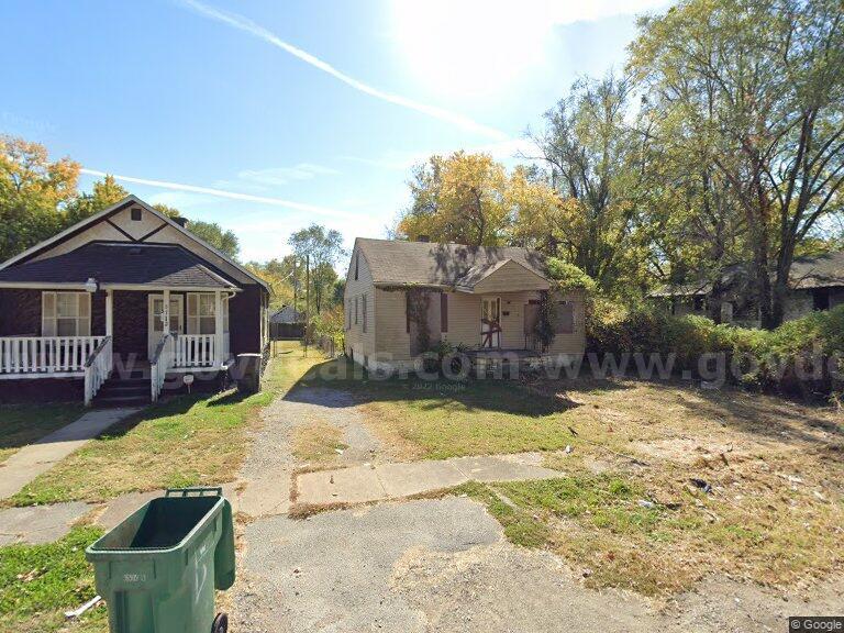 Attention Investors. Deeply Discounted Single Family House For Sale In Washington Park, IL.   Government Surplus Auction - Photo #2