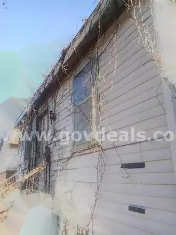 Attention Investors: Discounted Single-Family Vacant House For Sale in Cairo, IL   Government Surplus Auction - Photo #2