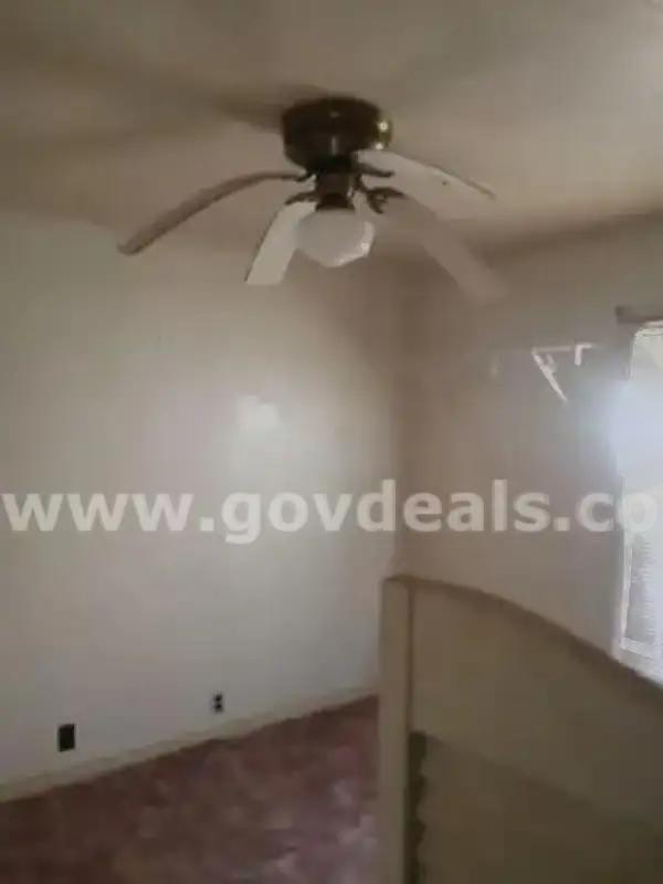 Attention Investors: Discounted Single-Family Vacant House For Sale in Cairo, IL   Government Surplus Auction - Photo #5
