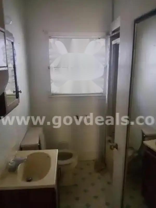 Attention Investors: Discounted Single-Family Vacant House For Sale in Cairo, IL   Government Surplus Auction - Photo #6