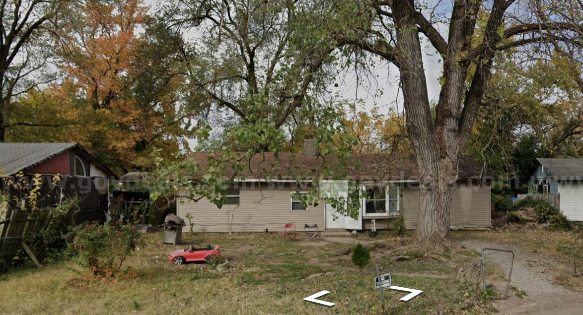 Investor Alert: Spacious 4BR East St. Louis Home in Growing Market | No Reserve   Government Surplus Auction - Primary Photo