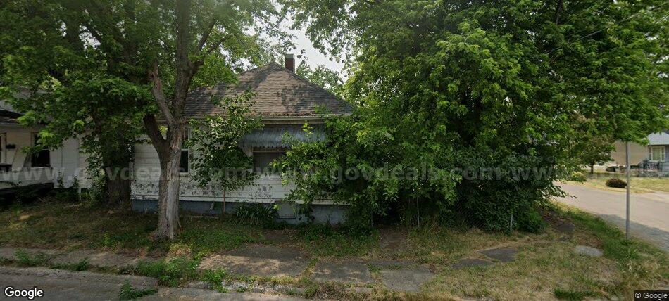Fixer-Upper Bargain in Canton, IL – 3BR / 1BA Property with Strong Upside   Government Surplus Auction - Primary Photo