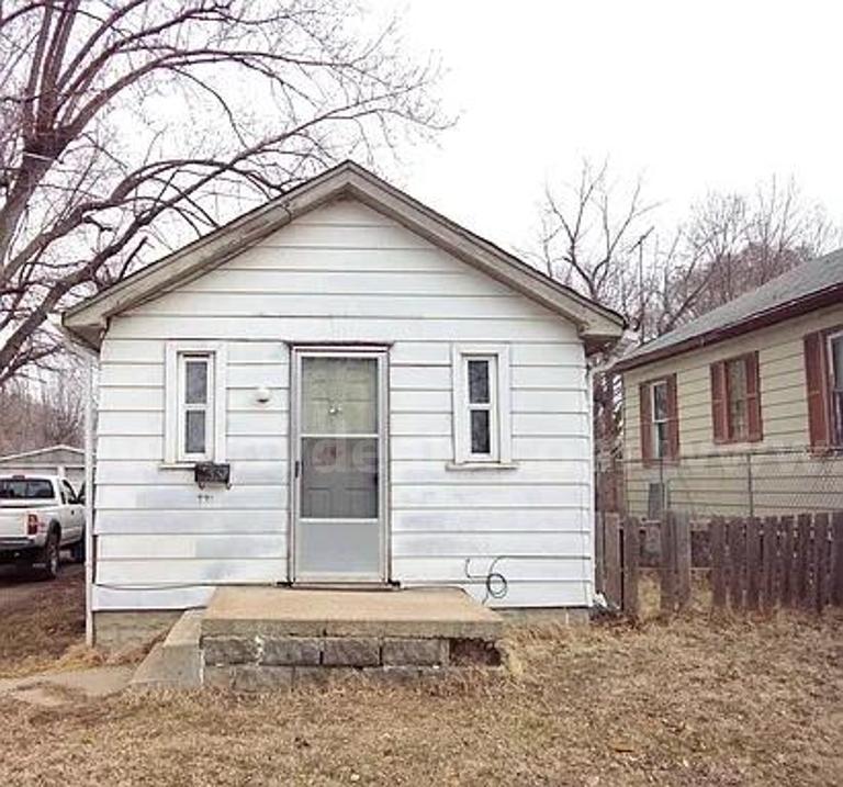High-Potential Single-Family Fixer in Cahokia Heights – Affordable Investment Minutes from Downtown St. Louis   Government Surplus Auction - Primary Photo