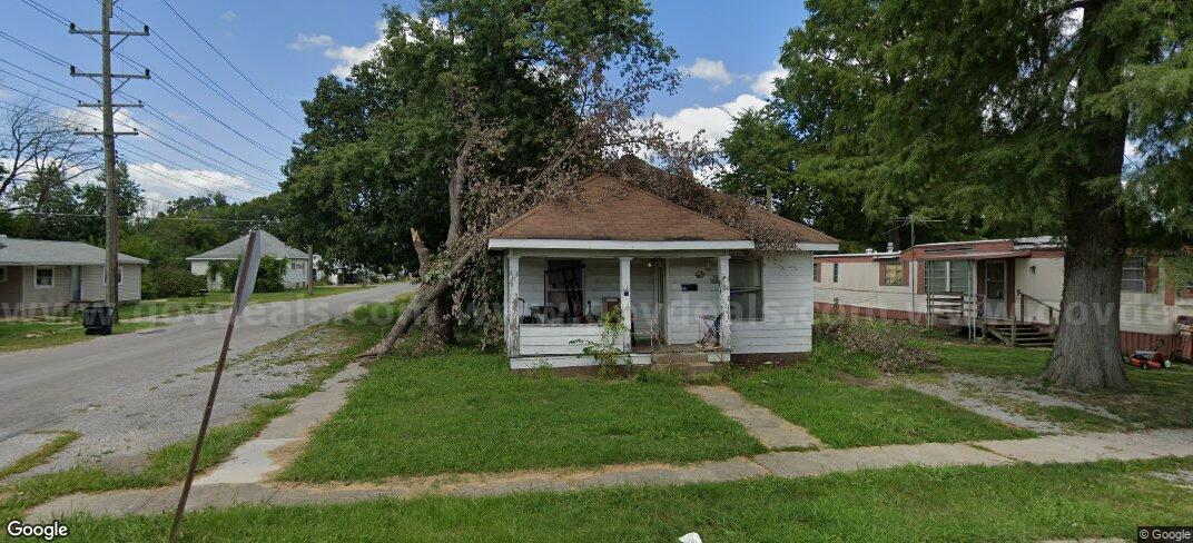 Affordable Single-Family Fixer in Downtown Harrisburg – Great Value in a Growing Southern Illinois Market   Government Surplus Auction - Primary Photo