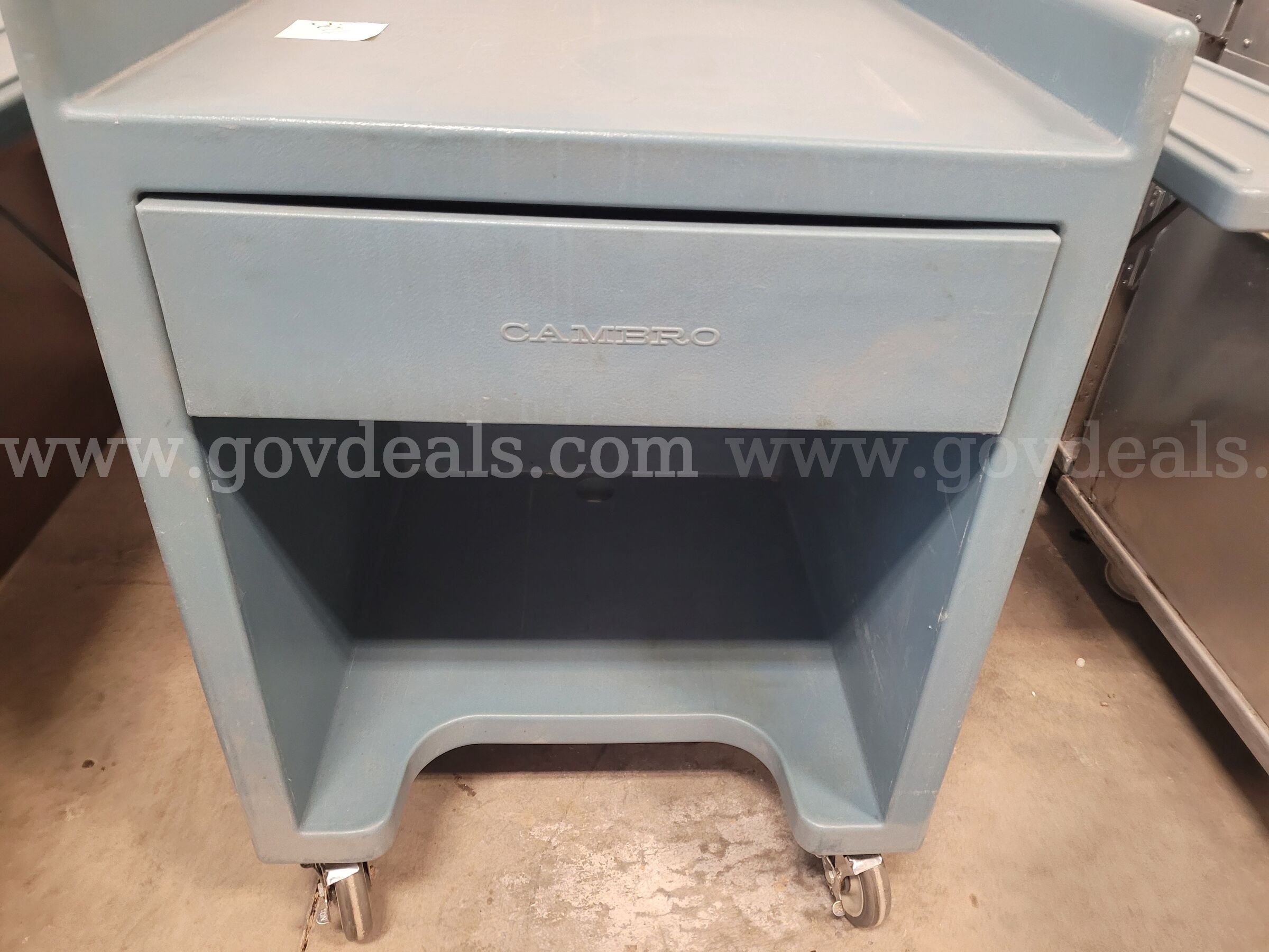 Cambro Rolling Utility / Serving Cart   Government Surplus Auction - Photo #2
