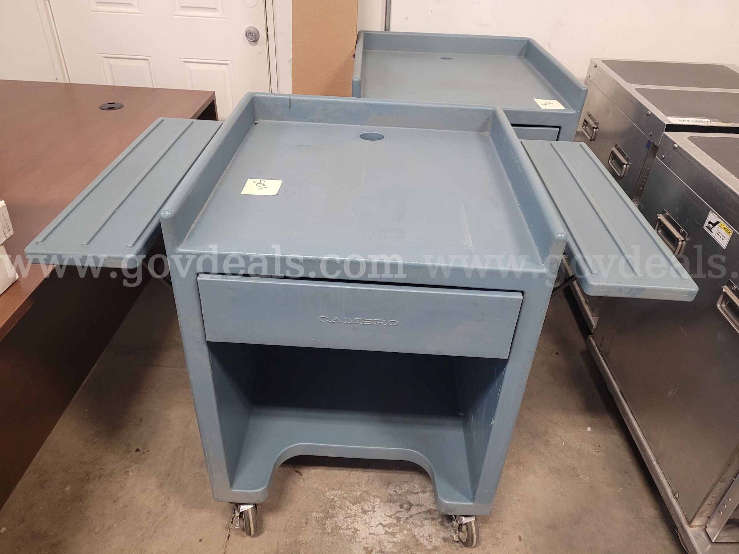 Cambro Rolling Utility / Serving Cart   Government Surplus Auction - Photo #3