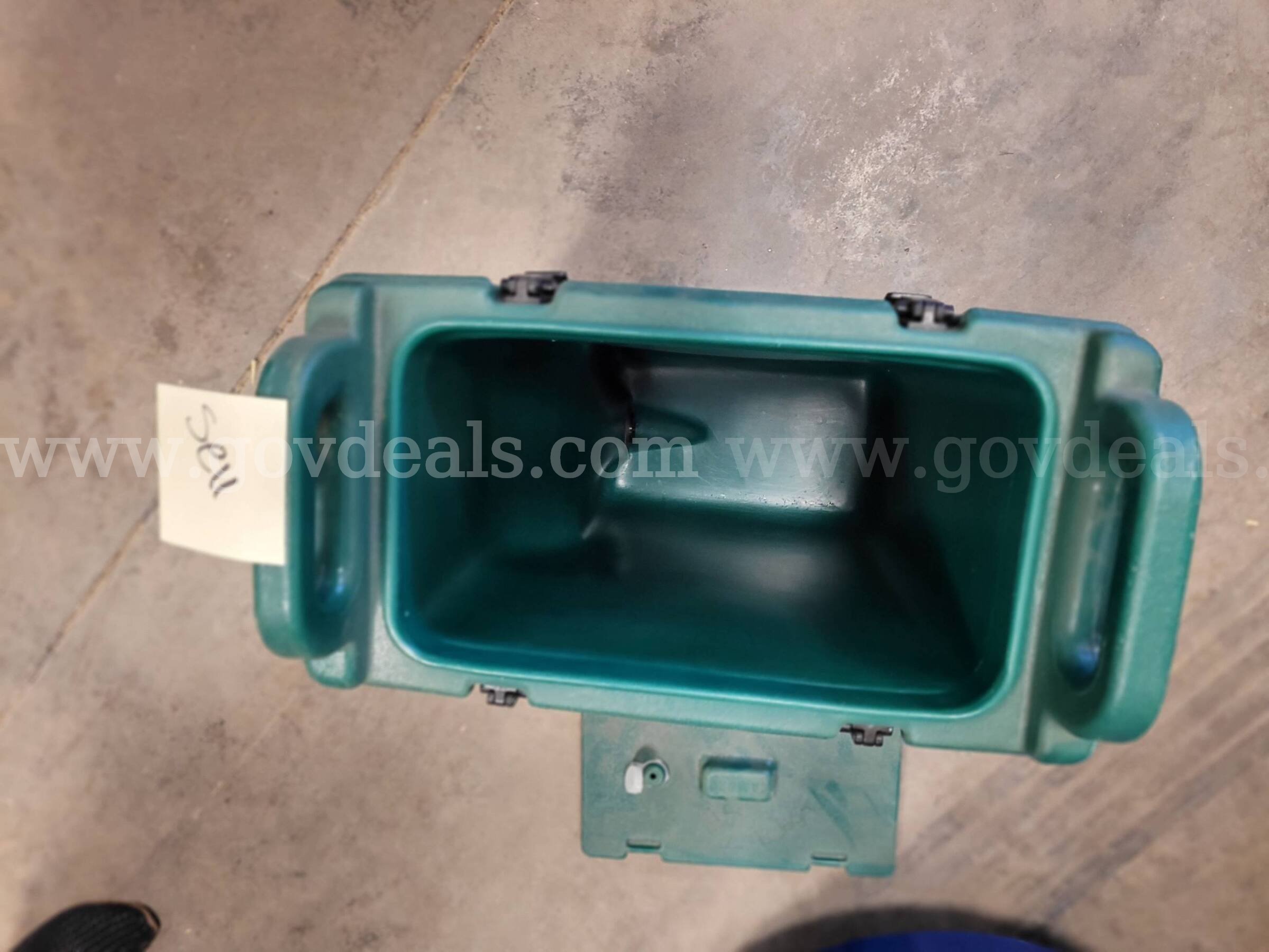 Cambro Insulated Food Transport Carrier Cambro  Government Surplus Auction - Photo #2