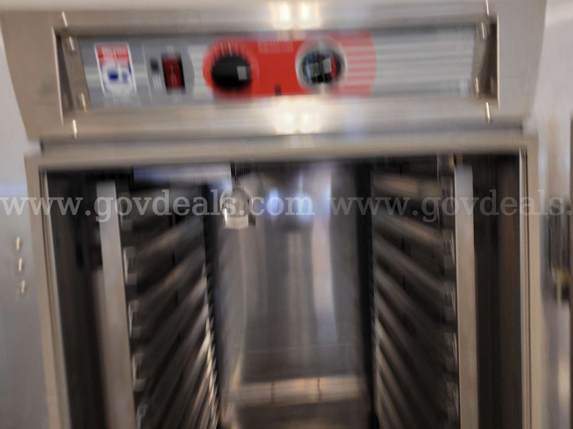 Metro C5 Heated Holding Cabinet – Model C569-NDS-LPDS Metro C569 Government Surplus Auction - Photo #3