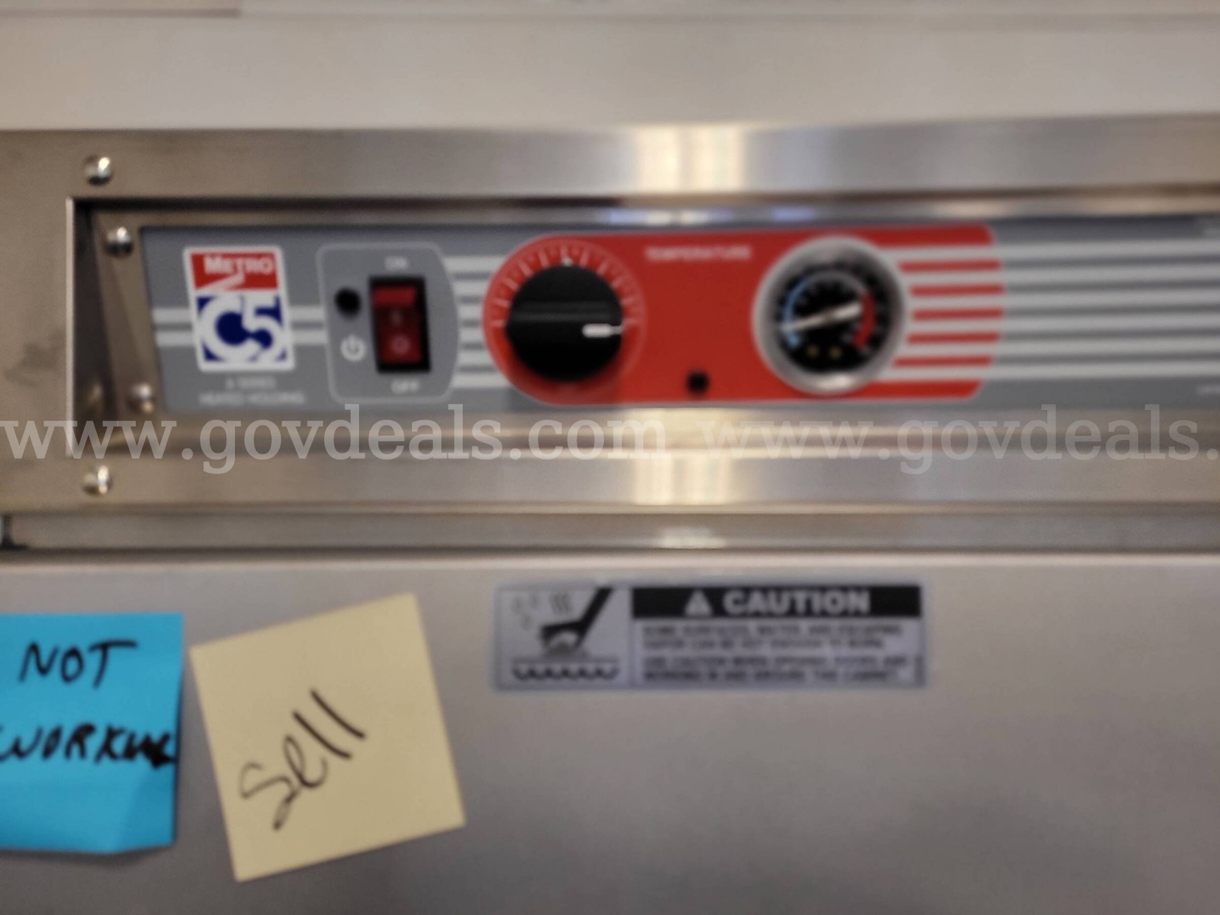 Metro C5 Heated Holding Cabinet – Model C569-NDS-LPDS Metro C569 Government Surplus Auction - Photo #6