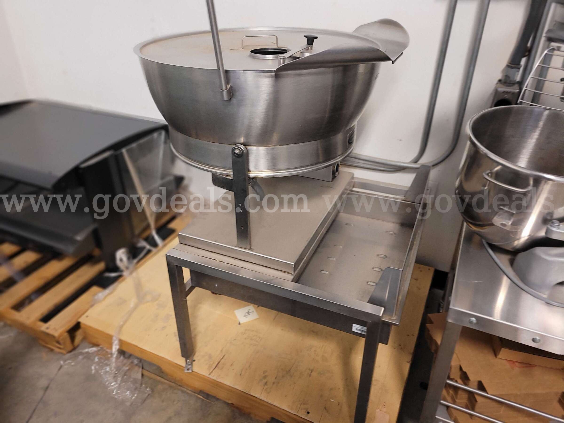 Cleveland Range SET-15 Electric Steam Jacketed Kettle on Stand Cleveland Range SET-15 Government Surplus Auction - Photo #6