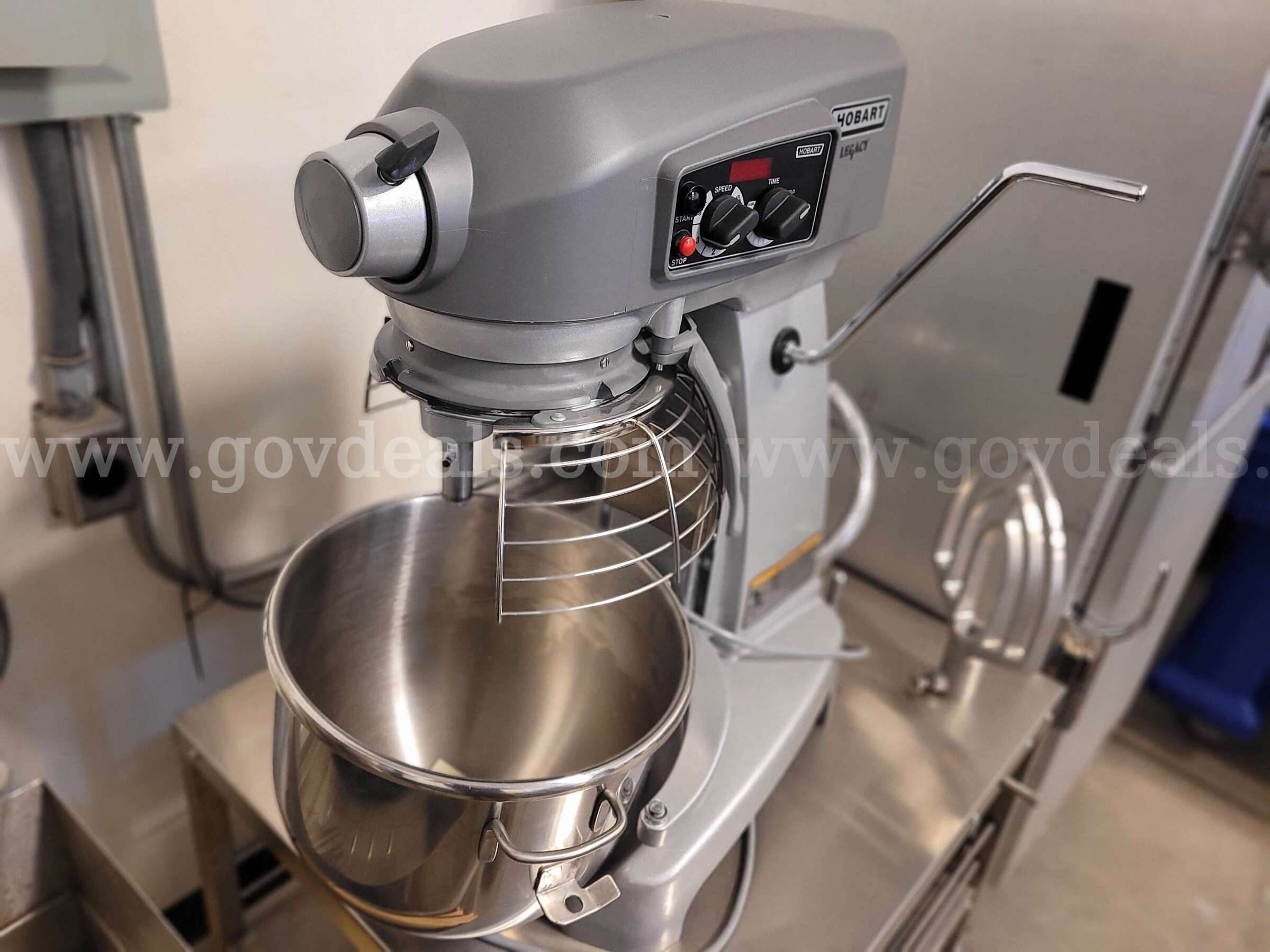 Hobart Legacy HL200 20 Qt Commercial Mixer w/ Attachments Hobart HL200 Government Surplus Auction - Photo #4