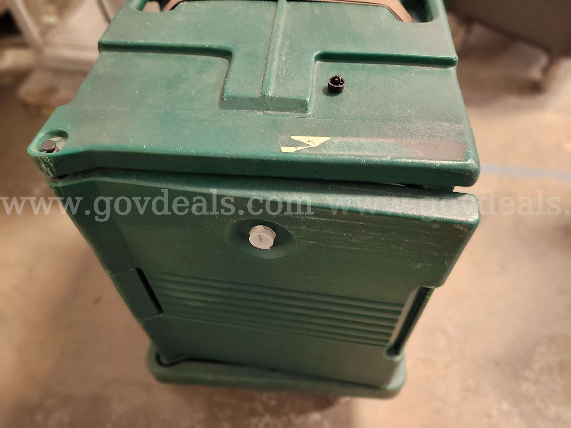 Lot of 2 Commercial Insulated Food Transport Carriers/Cambros Cambro  Government Surplus Auction - Photo #2