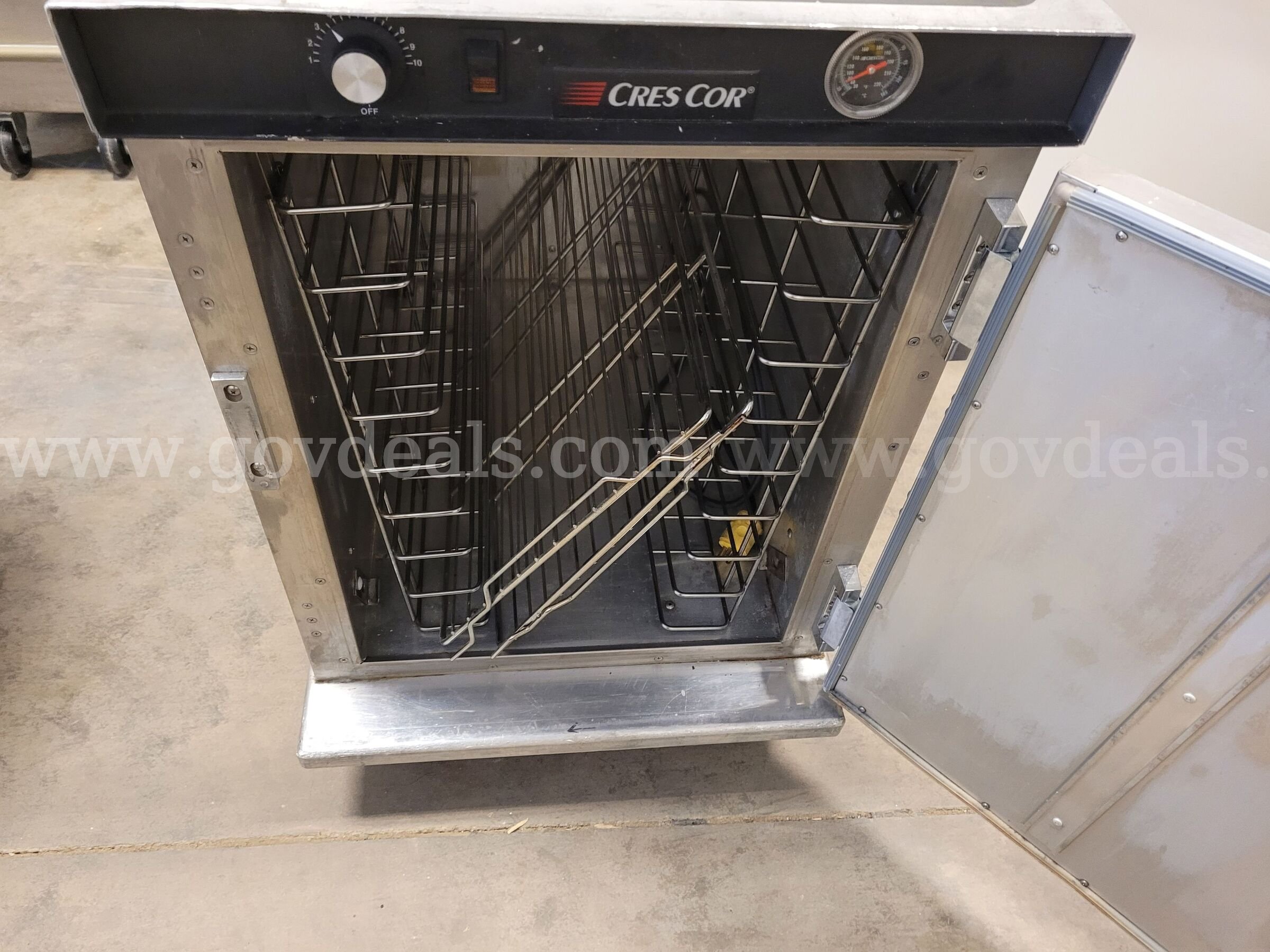 Lot of 4 Cres Cor Heated Food Holding Cabinets / Mobile Warmers Cres Cor H33912188C Government Surplus Auction - Photo #3