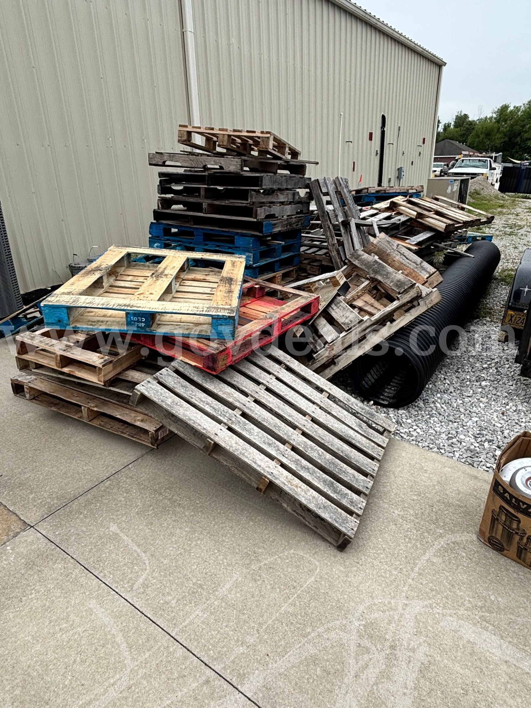 Surplus – Lot of Mixed Wooden Shipping Pallets (Approx. 40–50)   Government Surplus Auction - Primary Photo